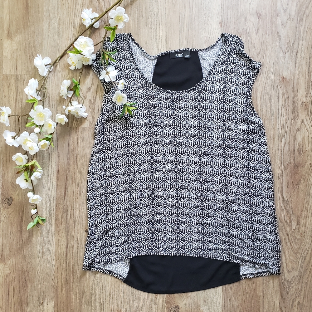 EUC🧁a.n.a.Lightweight High Low Hem sleeveless top